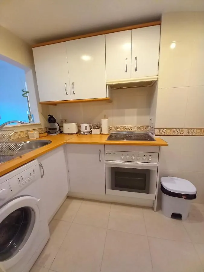 Calido Apartamento Con Gran Terraza Y Vistas A 600 Metros Del Mar Benalmádena 0*,  Spagna